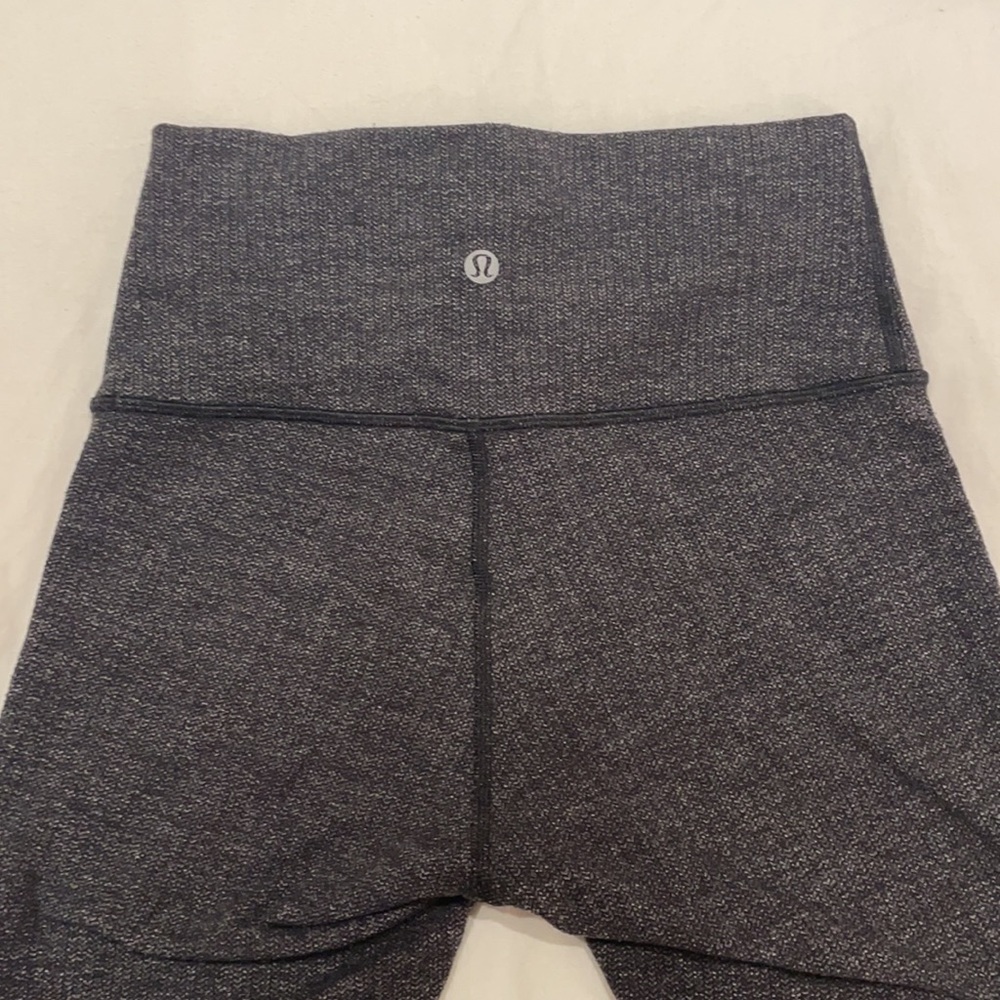 LuLuLemon Wunder Under Size 4